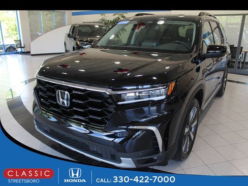 Certified 2023 Honda Pilot Touring image 1