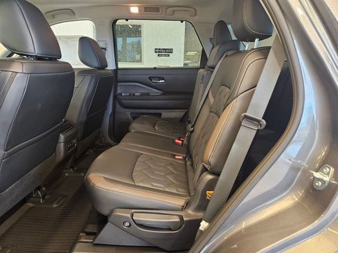 New 2026 Nissan Pathfinder Platinum w/ Cargo Package image 28