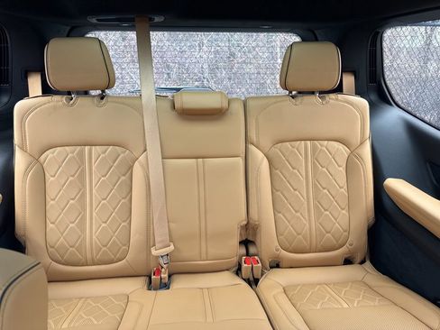 Used 2022 Jeep Grand Wagoneer Series III AWD/4WD image 19