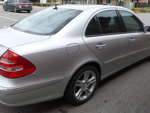 Used 2006 Mercedes-Benz E 350 Sedan image 28