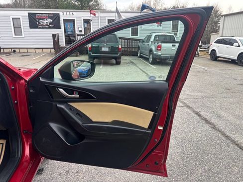 Used 2015 MAZDA MAZDA3 i Sport image 17