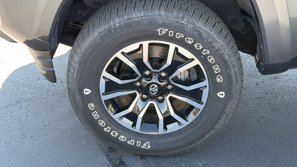 Certified 2023 Toyota Tacoma TRD Sport w/ TRD Premium Sport Package AWD/4WD image 9
