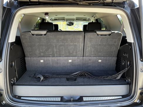 Used 2017 GMC Yukon SLT image 29