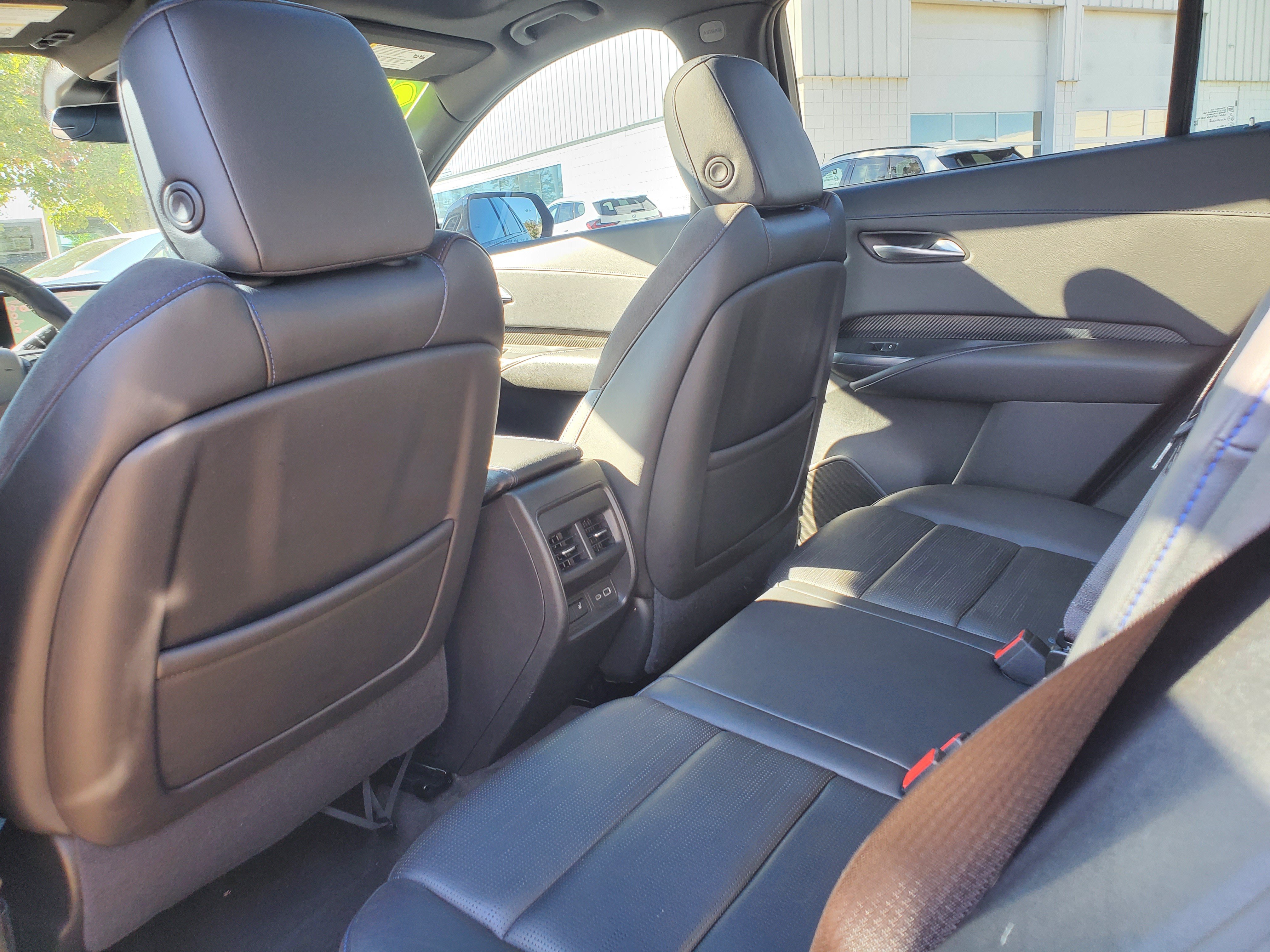 Used 2024 Cadillac XT4 Sport AWD/4WD image 34