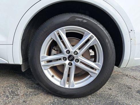 Used 2023 Audi Q5 e Premium Plus w/ Premium Plus Package image 7