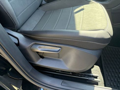 Used 2022 Volkswagen Taos SE image 23