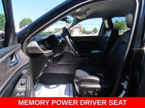 Used 2023 Jeep Grand Cherokee Limited w/ Luxury Tech Group II AWD/4WD image 20