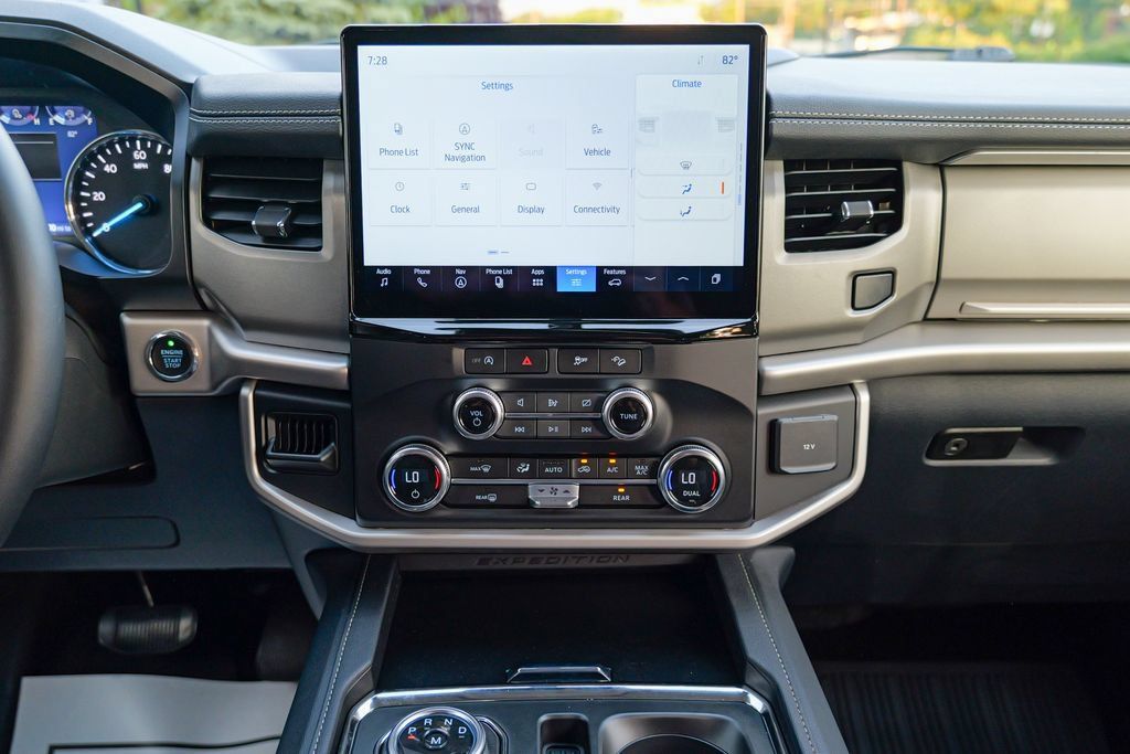 Used 2023 Ford Expedition XLT AWD/4WD image 48