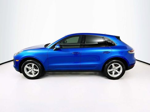 Certified 2020 Porsche Macan image 2