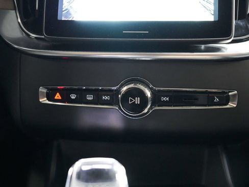 Used 2025 Volvo XC90 B6 Plus AWD/4WD image 19
