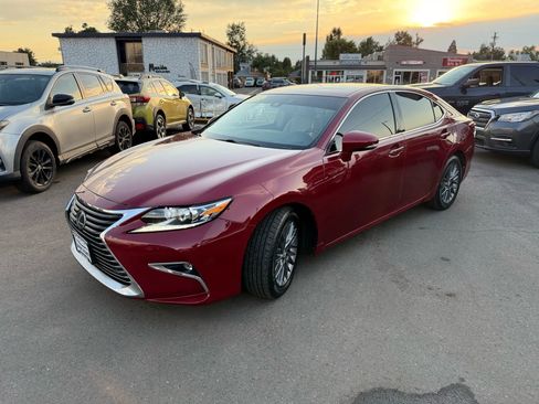 Used 2018 Lexus ES 350 w/ Premier Package image 5