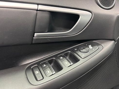 Used 2025 Hyundai Sonata SEL FWD image 6