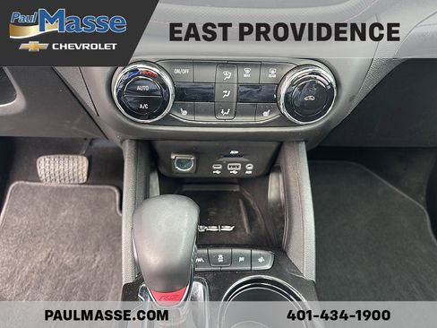 Used 2023 Chevrolet TrailBlazer RS w/ Sun and Liftgate Package FWD image 14