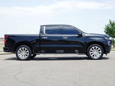 Used 2022 Chevrolet Silverado 1500 High Country w/ Technology Package AWD/4WD image 6