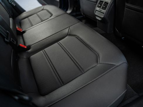 Used 2021 Volkswagen Passat 2.0T R-Line image 34