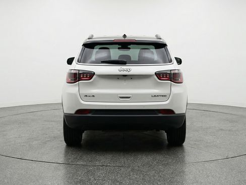 Used 2025 Jeep Compass Limited image 7