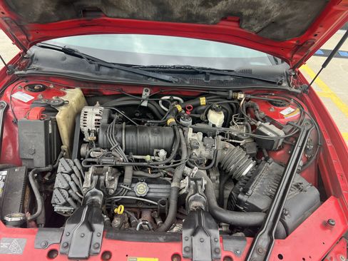 Used 2001 Pontiac Grand Prix GT w/ Opt Pkg 1 FWD image 12