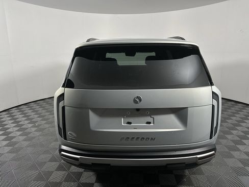 Used 2027 Kia Telluride EX w/ Towing Package FWD image 4