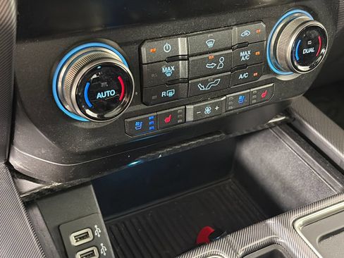 Used 2019 Ford F150 Raptor w/ Equipment Group 802A Luxury AWD/4WD image 21