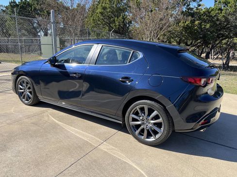 Used 2019 MAZDA MAZDA3 Base 4dr Hatchback image 7