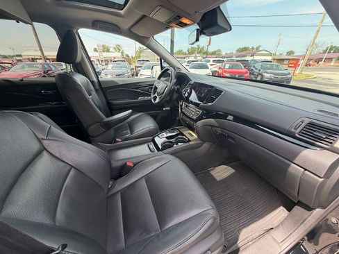 Used 2022 Honda Pilot Touring image 13