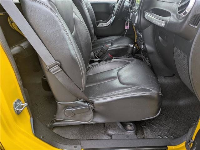 Used 2015 Jeep Wrangler Unlimited Rubicon AWD/4WD image 19