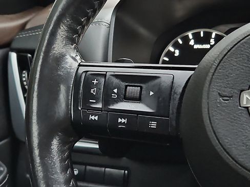 Certified 2023 Nissan Rogue SV w/ SV Premium Package image 18