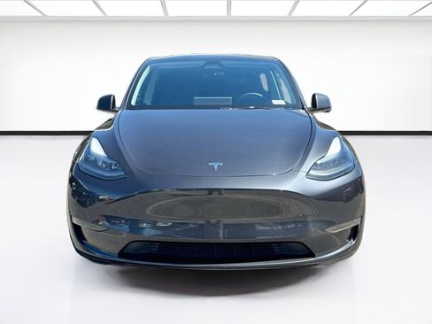 Used 2024 Tesla Model Y Long Range RWD image 2