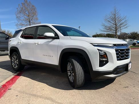 Used 2025 Chevrolet Equinox LT image 4