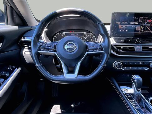 Used 2024 Nissan Altima 2.5 SR w/ SR Premium Package FWD image 6