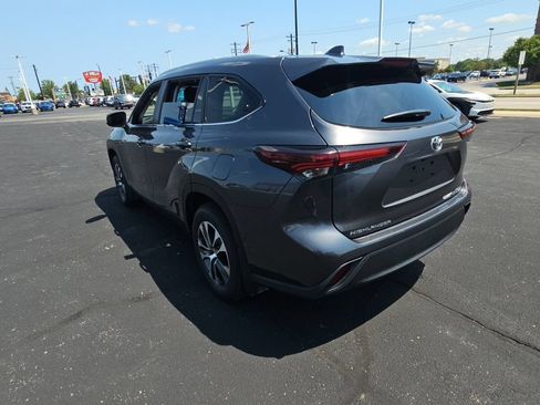 Certified 2025 Toyota Highlander XLE AWD/4WD image 5