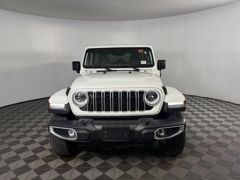 Used 2025 Jeep Wrangler Unlimited Sahara AWD/4WD image 10