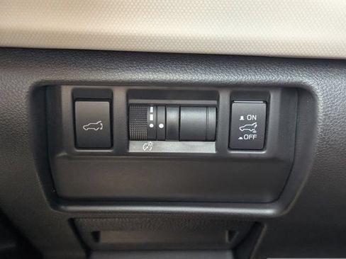 Certified 2026 Subaru Forester Premium w/ Base/Premium Package AWD/4WD image 30