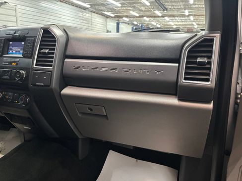 Used 2017 Ford F250 XLT w/ XLT Value Package AWD/4WD image 28