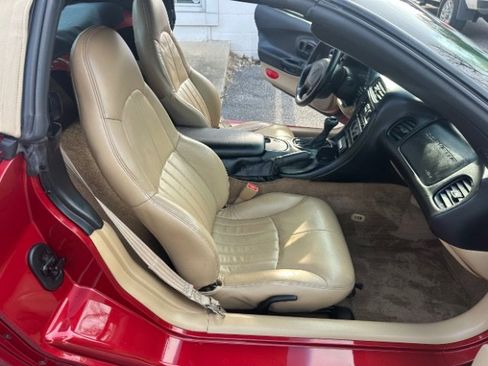 Used 1998 Chevrolet Corvette Convertible w/ Performance Handling Pkg image 27