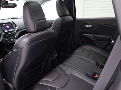 Used 2020 Jeep Cherokee Limited image 10