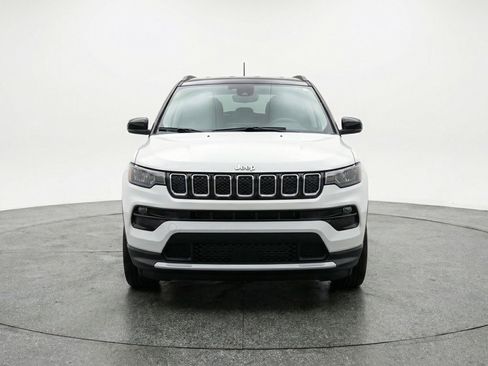 Used 2025 Jeep Compass Limited image 2