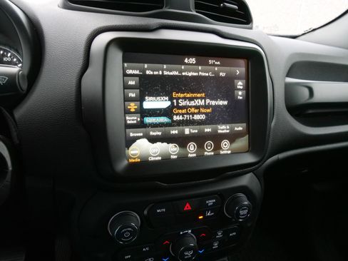 Used 2022 Jeep Renegade Altitude image 23