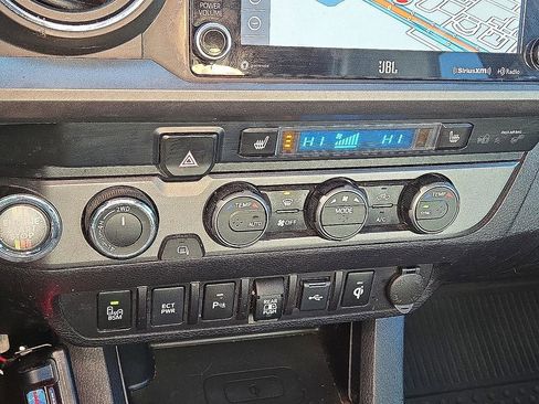 Used 2021 Toyota Tacoma TRD Sport image 28