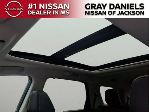New 2026 Nissan Pathfinder Platinum w/ Accent Package FWD image 31