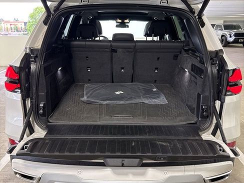 Used 2024 BMW X5 xDrive40i w/ Premium Package AWD/4WD image 6