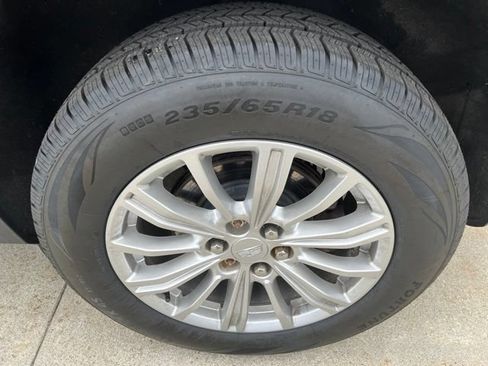 Used 2017 Cadillac XT5 FWD image 10