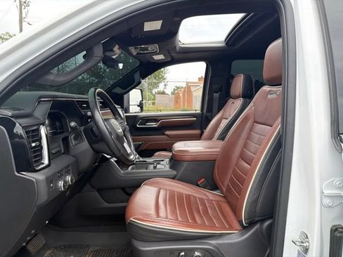 Used 2025 GMC Sierra 2500 Denali Ultimate AWD/4WD image 9