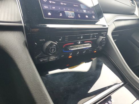 Used 2024 Jeep Grand Cherokee L Altitude image 16