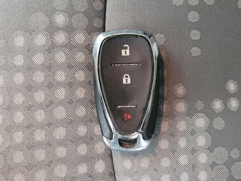 Used 2020 Chevrolet Sonic LT image 32