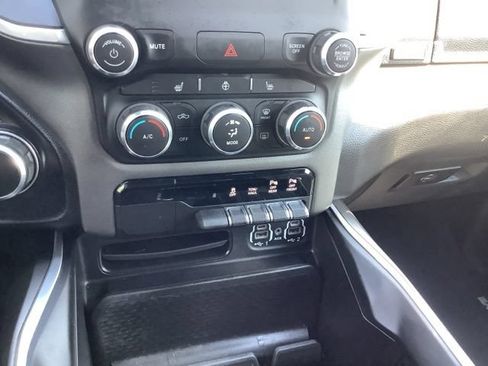 Used 2022 RAM 1500 Big Horn AWD/4WD image 32