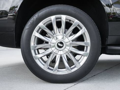Used 2023 Cadillac Escalade ESV Premium Luxury RWD image 13