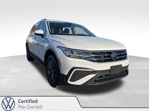 Certified 2023 Volkswagen Tiguan SE image 1