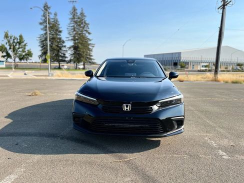 Used 2022 Honda Civic LX image 2