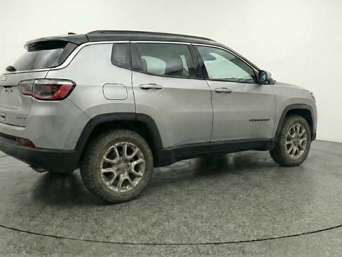 Used 2025 Jeep Compass Trailhawk AWD/4WD image 9